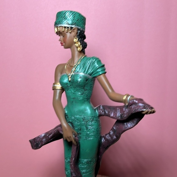 Home Interiors Imani Ulana Vintage African Woman Figurine #11263-01 Year 2001 - Picture 3 of 5